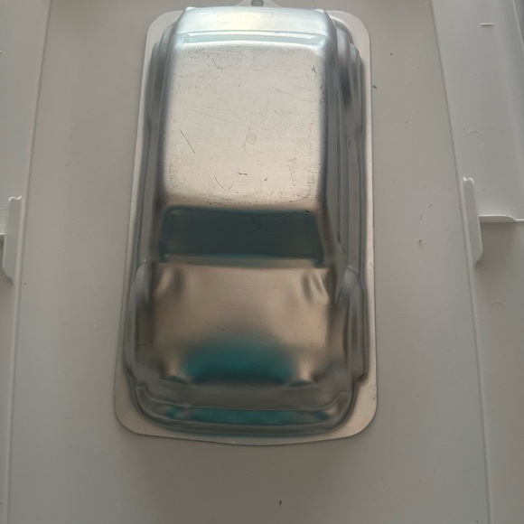 Wilton Aluminum Car Cake Pan - Picture 3 of 3